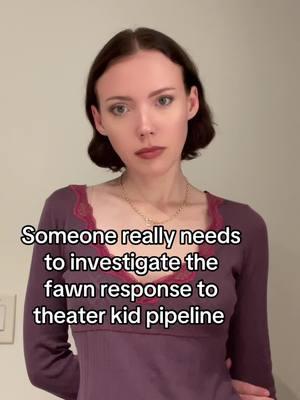 I think we’re a little TOO good at people pleasing 🤔 #fawnresponse #theaterkid #drama #traumaresponse #fightorflight #acting #lana #lizzygrant #makeup 