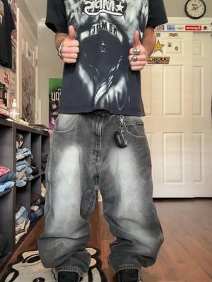 get fitted with me 🖤 (tapout and southpole with osiris) #y2k #baggy #jnco #jncojeans #swag #southpole #tapout #depop #thrift #fyp 