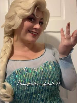 Same with my hair 🤫 #partyprincess #princessperformer #elsaperformer #elsa #frozen 