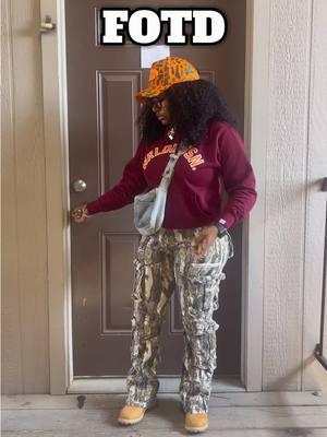 👍🏾 or 👎🏾 for the fit ?  #falloutfitinspo #streetwearinspo #streetweartiktok #whattowear #blackgirlfashiontiktok #blackfashioninfluencer #camojeans #hatoutfit #howtomixprints #timbs #vondutch #wrldinvsn 