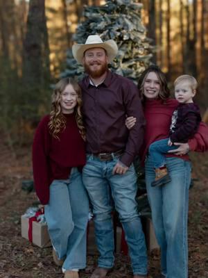 Through My Lense #sneakpeek #Christmas #photography #photoshoot #easttexas #easttexasphotographer #sadatorkelsonphotography #art #photooftheday #texas #portraitoftheday #throughthelense #picoftheday #follow #likeforlikes #model #portrait #beautiful #Love #family #familia #couples #kidsoftiktok #Lifestyle #canon 