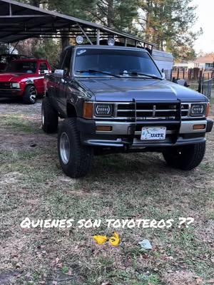 Saludos toyoteros #tiktoker1chapin #motivation #toyota #toyotahilux #22r #paratii 