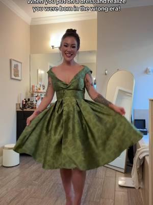 I can’t get over how stunning this dress is. I have always been drawn to 1950s vintage dresses. And the quality and fullness of this dress makes it feel like it was actually made in the 50s. #VintageDress #RetroStage #RetroDress #PartyDress #BestPartyDress #GreenDress#19FiftiesDress #HolidayHAUL @@RETRO STAGE SHOP