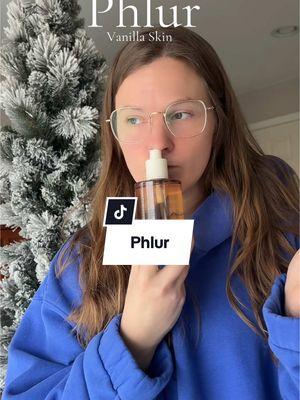 I love this scent so much! Thank you to the stranger and her str!pper friend 😂 #phlur #phlurfragrance #phlurvanillaskin #bodyspray #warmvanillasugar 