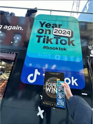 Made it to the nyc Booktok Truck today! 📚 #BookTok #booktoktruck #parkslope 