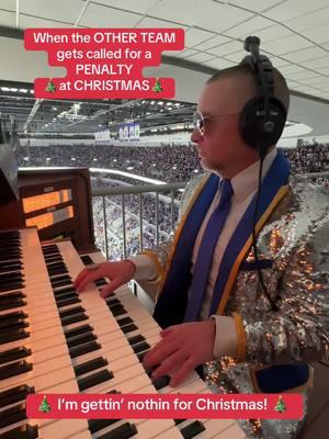 When the other team gets a PENALTY at CHRISTMAS at a #STLBlues Game! #blues #NHL #hockey #stlouis #stl #missouri #nothingforchristmas #christmas #xmas #organist #bluesorganist #cards #stlcards #cardsorganist #christmasmusic 