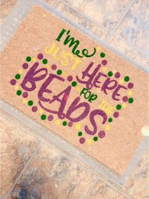 For My Mardi Gras Lovers! 💜💛💚 #mardigras #mardigrasdecor #mardigrasseason #nola #doormat #doormats #customdoormat #porchdecor #daddydaughterdeco 