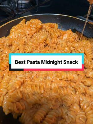 I’d eat this every night if I could #food #Foodie #cooking #pasta #midnightsnack #snack #pastarecipe #hungry #eating #foodtiktok #foodchallenge #mukbang #sauce #foodreview 