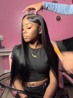 Sooo flat and neat sew in from stylist @___brii2x #fyp #hairtok #harinspiration #hairgoals #hairtransformation #sewin #sewinweave #naturalsewin #traditionalsewin #leaveoutsewin #hairweave #hairbundles #sidepartsewin #straightbundles #basicsewin