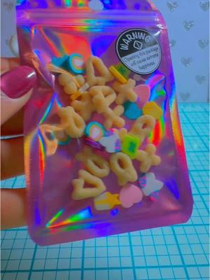 Craft essentials… #orderpacking #artist #resin #resindemold #cereal #luckycharms #craftessentials 