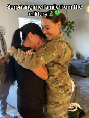 4 years ago I suprised my family after they couldnt make it to my Basic Training graduation due to Covid 😭  Thought i’d post it since its Holiday Season 🎄🫶🏽  #militarytiktok #fyp #surprise #cominghome #family #hbl #foryoupage #timeflies 