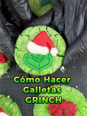 Galletas de Limon Grinch aqui la receta 👇🏻 Mantequilla 130 gr  Azucar Glass 100 gr  Ralladura de 1 limon  Sal 1/2 cdta  Yema de huevo 1  Zumo de limón 1 o 25 gr  Fecula de maiz 30 gr  Harina todo uso 225 gr #essyrecipe #grinchcookies #grinch #ideascreativas #siliconmolds #christmas 