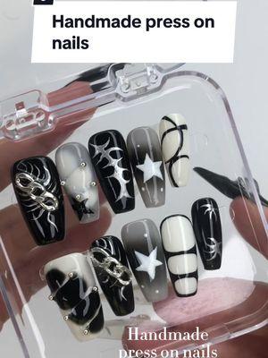 Handmade press on nails 💅 #pressonnails  #handmadepressonnails #nails #fakenails #falsenailsforsale #reusablenails 