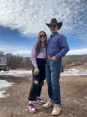 The most chaotic fit check🤪 #ranchgirlfriend #westernstyleinspo #cowgirlootd #westernfashion #westerninfluencer #westernoutfit #graceemcreynolds #rafterarrowb #beagoodperson #giveallglorytogod 