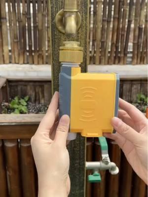 Easy to water yard with your phone😏#gadgets #coolstuff #coolgadgets #homegadgets #favoritefinds #product #shopping #LearnOnTikTok #tiktokmademebuyit #fyp 