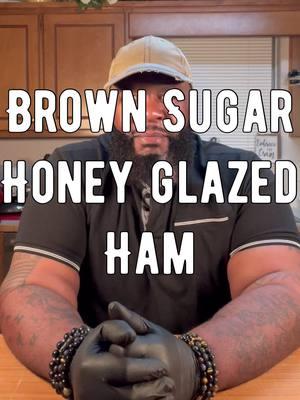 Brown Sugar Honey Glaze Ham - Step by Step - Christmas Recipe Idea . Ingredients  Butter Bone in Ham 2 cups Honey 1 cup Pineapple juice  2 cups brown sugar  Pineapple slices  . #ham #sugar #food #foodporn #Foodie #dinner #crockpot #cheese #glaze #family #delicious #honey #foodstagram #egg #christmas 