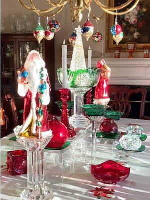 #tablescapes at the #1925houseonthehill #glasscollector. #glassdisplay #vintageglass #antiqueglass #merrychristmas no my table is not set yet….😩