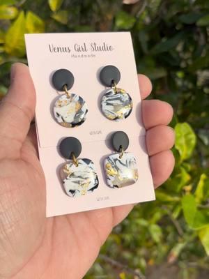 Marble earrings are always one of my favorites ❤️ Black and Gold Marble Dangle are available in my TikTok Shop 🛍️🛍️ #earringlover #statementearrings #HandmadeJewelry #clayjewelry #clayearrings #polymerclayearrings #polymerclay #marbleearrings 