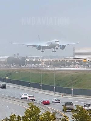 PLANE SPOTTING AT LOS ANGELES INTERNATIONAL AIRPORT #fyp #la #losangeles #laxairport #planespotting #planespotter #planespotters #aviation #pilot #flightattendant #cabincrew #takeoff #aircraft #viral #viralvideos #landing #airbusa350 