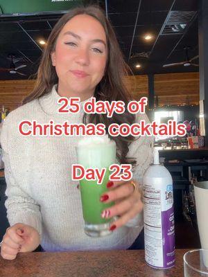 25 days of Christmas cocktails; day 23 #christmascocktails #25daysofchristmas #festive #grinchdrink #festivedrinks #holidaycocktails #bartender #bartok