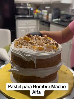 Vamos a decorar este pastelito mi honey le puso el audio en el gym espero si se escuche bien!  #pastelesparahombres #fyp #cakedecorating #decorandopasteles #3leches #tresleches 