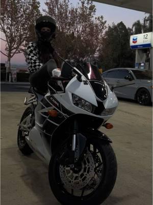 Was fun California.  @Drake📸 @Bryce Fisher  #cbr600rr #rollers #comingsoon #pictures #fun #socaladventures #socal #stuffandthings #california 