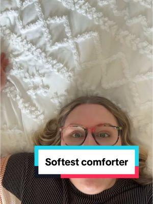 If you want to sleep in a cloud, this comforter set is a must-have. It’s the softest, fluffiest comforter I’ve ever used! It wraps you up perfectly, making you feel like you’re floating in the clouds. It’s absolutely amazing. Thanks for watching! #CozyLiving #ComforterSet #SleepInStyle #FluffyComforter #SoftAndSnuggly #BedroomUpgrade #UltimateComfort #CloudLikeSleep #TikTokShopHolidayHaul #NewYearNewAura Comforter set, cozy bedding, fluffy blanket, soft comforter, cloud-like sleep, bedroom essentials, sleep better, luxurious bedding, TikTok shop finds, comfort at home @Bedsure #bedsure 