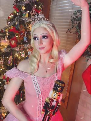 Shoutout to the Christmas tree in my mom’s living room !!!! 🎄🎄 #barbienutcracker #barbienutcrackercosplay #nutcracker #nutcrackerballet #nutcrackercosplay #barbie #barbiecosplay #sugarplumfairy #sugarplumfairycosplay #ballet #princess #cosplay 