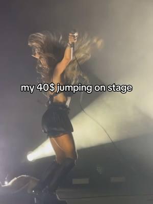 we love u isabel🤞😂 #fyp #foryou #foryourpage #isabellarosa #thomaslarosa #tour #heavendoesntwaittour #darlingcanibeyourfavorite #trending #concerts #jump #viral #tiktok 