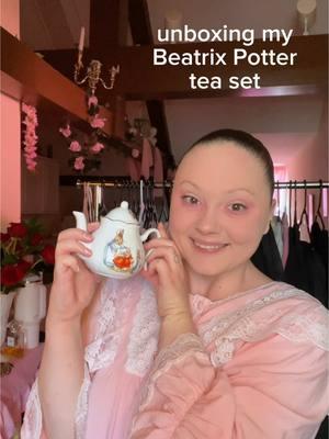 the happiest girl !!! #beatrixpotter #peterrabbit #teaset #christmasgifts #tea 