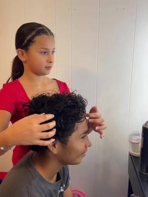 When my Little sister helps with the hair VS No Help 🙈🙈 ❤️#fyppppppppppppppppppppppp #sisterbrother #hermanahermano #pelo #hairstyle #messyhair #messyhairdontcare #littlesister #sisterhelp #estilo #estilodepelo #mousse #gel #latinos #latinostiktok #latinosbelike #wildhair #peloloco #longhair #boyhair #haircut 