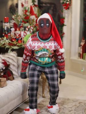 Deadpool LOVES Santa 🎅🎄 #deadpoolcosplay #deadpool #deadpoolmovie #deadpoolmask #deadpoolcosplayer #deadpoolcosplayers #christmas 