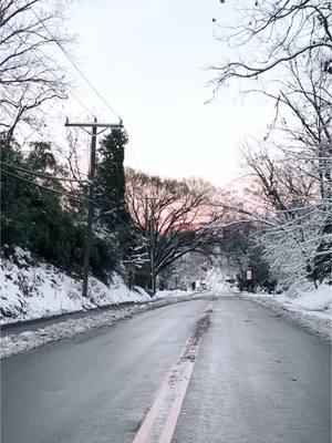 Its begining  to look like Christmas 🎄 ❄️ #Vlog #guessthislocation #dureyewtravel #abeldureyewtravel  #travellog #videolog #habeshatravel #habeshavlog #ethiopiantraveler #travel #vacation #Vlog #TravelMemories #newdestination #flights #habeshaconection #abel_dureyew #dureyew #dureyewtravel #fyp #addisababa #ethiopia #christmas #virginia #arlingtonvirgina #xmass #holidays #2025