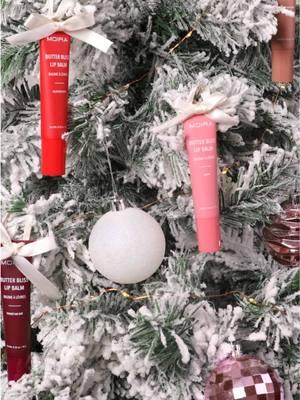 Get inspired and decorate your tree with Moira magic🎄🪄 Who says makeup is just for your face? We turned our favorite MOIRA products into the most glamorous ornaments!💫🎄💄 Which MOIRA product would you hang on your tree? Let us know! ❤️ #MOIRA #Moirabeauty #Moiracosmetics #christmastree #holiday 