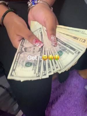 Get It 😃🤑🤑 I’m proud of this teenager right here, She getting it the legit way through hard work hustling doing nails & tattoes. Keep to honest work & your schooling baby because it will pay off one day ✍️💯🙌 She even does her own nails💅 #proudofyou #hustle #makingmoney #nailsart #tattoogirl #honestdayswork #getit #legitsidehustle #talented #nails #lifeinusa #notimeforgames #getitgirl 