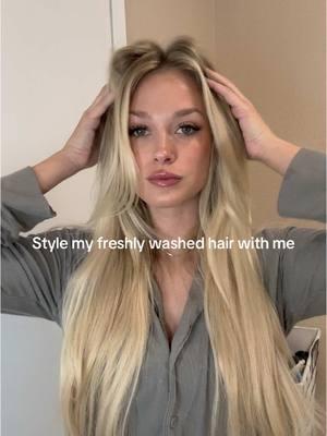 Squeaky clean extensions #stylemyhairwithme #hairroutine #curlingmyhair #fup #beauty 