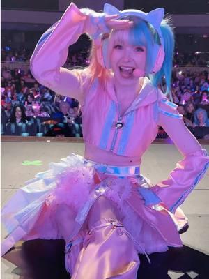 New stage outfit debut!! Yippee!! Do you guys like it? ✨ Since my upcoming single has a Vocaloid/techno vibe, I was very inspired to become a cyber cat! I'm exhausted and have no voice, but thank you for a great weekend @Holiday Matsuri!! 🩷 Your cheers during the Idol Fest may have been the loudest I've heard so far! Also the line for my meet-and-greet ended up being 3 hours long... 💀 I appreciate every single one of you that stopped by and said hello! My 2024 tour may have come to an end, but I already have shows confirmed for 2025, so be sure to stay tuned~ 🎀🍓 #overseasidol #kaigaiidol #holidaymatsuri #アイドル #海外アイドル #地下アイドル 