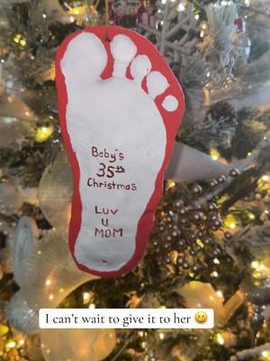 Piggybacking off that one couple best thing iv seen all year 🦶🏻😆 #christmasornaments #footprintornament #diyornament #funny 