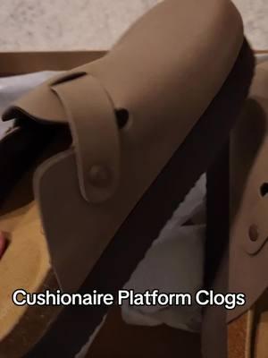 Cushionaire Platform Clogs are on tiktokshop!!! #cushionaire #Platformclogs #clogs #slides #slippers #platformshoes #tiktokshopholidayhaul #tiktokshopcreatorpicks #fyf 