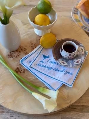 A moment for Lazy Suz and our Hostess Trays 🍸 #dallasshopping #lazysusan #homedecor #decorthatsnotabore 