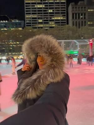 🤍 #bryantpark #IceSkating #nyc #jl3ne 