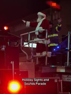 Holiday Sights and Sounds Parade 🎄🎅 #livermore #livermorecalifornia #livermorechristmasparade #smalltown #christmasparade #santaparade #isago76 #gonzalez6squad #holidayparade #bayarea #california #familia #familytime #highschoolband #marchingband 