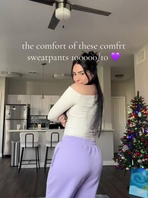 i love comfy !!! 💜🎄 #comfy #comfrtclothing #comfrtsweatpants #lavender #sweaterweather #sweatsset 