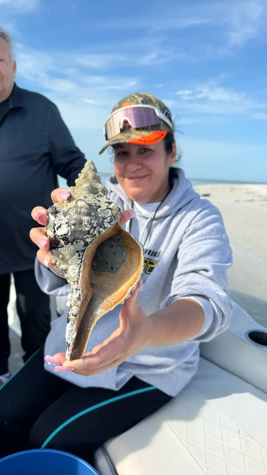 Good Morning Shellers Happy Monday ! It’s a beautiful day in the Ten Thousand Islands ☀️where else would you rather be … it’s paradise. ❤️🐚 🐚 Only Collect Empty Shells  🐚 Photo Credit : Shell Guide Hannah  🐚 #conchs #shells #seashells #goodvibes #bestdaysofmylife❤️ #goodtimeswithgoodfriends #florida #floridagirl #floridabeach #shellkiceisland #shellmarcoisland #shoregoodsmarcoisland #shoregoodsmarcoisland #gulfcoasttours #gulfcoasttoursllc #sandybeach #bestbeachesintheworld #vacationflorida #conchs #fightingconchs #gulfcoasttoursllc #treasureseekersshelltours #shoregoodsmarcoisland #merrychristmas #moonsnails #fightingconchs #treasureseekersshelltours #gulfcoasttours #gulfcoasttoursllc 