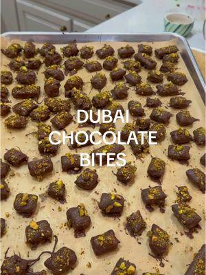 Replying to @Dannielle Wallace if you love the viral Dubai Chocolate bars, you’ll love my chocolate pistachio bites 🤭 #dubaichocolate #ChristmasCookie #holidaycookies #holidaybaking #christmasbaking #cookierecipe #christmascookies #cookietins #christmascookierecipe #cookiesoftiktok #cookietok #nobakecookies #nobakedessert 