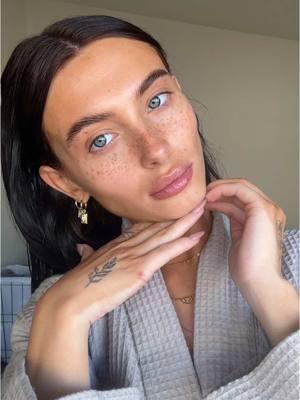 just want to look like bella hadid thats all!!! Not a crime!!!  #grwm #grwmmakeup #grwmskincare #glowyskin #hydratedskin #modeloffduty #glowymakeup #cleangirlmakeup 