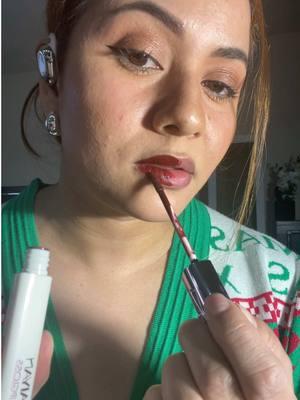 Vibrant Lip Gloss - Long-Lasti El lipgloss perfecto si existe me encanto el mio es el mumero 05 súper recomendado #lipglos #handaiyan #vinylgloss #lip #gloss #labial #makeup #MakeupRoutine 