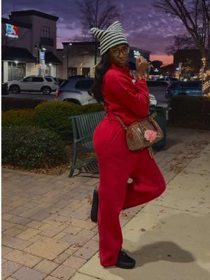 Shopping day OOTD. ❄️♥️  Set: @boohoo  Purse: @Coach Outlet Shoes: @Vans  Jewelry: @Pandora  Hat: @Amazon  . #outfit #twopieceset #winterfashion #boohoobabes #tallgirlfashion #winterstyle #tallgirlfashion #redoutfit #coachrowan #couragetobereal #coachoutlet #monochrome 