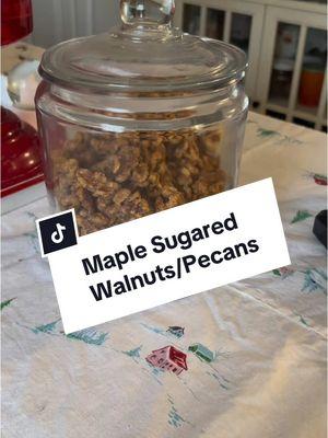 3 ingredient Maple sugared walnuts/pecans 2 cups walnuts or pecans 1/2 cup pure maple syrup pinch of salt #foryou #fyp #foryoupage #walnuts #pecans #maplesyrup #sugar #treat 