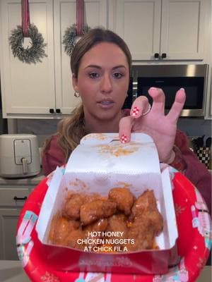 MY NEW FAVORITE 🤭🐔🍯🌶️ #chickfilahacks #chickfila #nuggets #lunch #protein #quicklunch #MomsofTikTok #lunchideas 